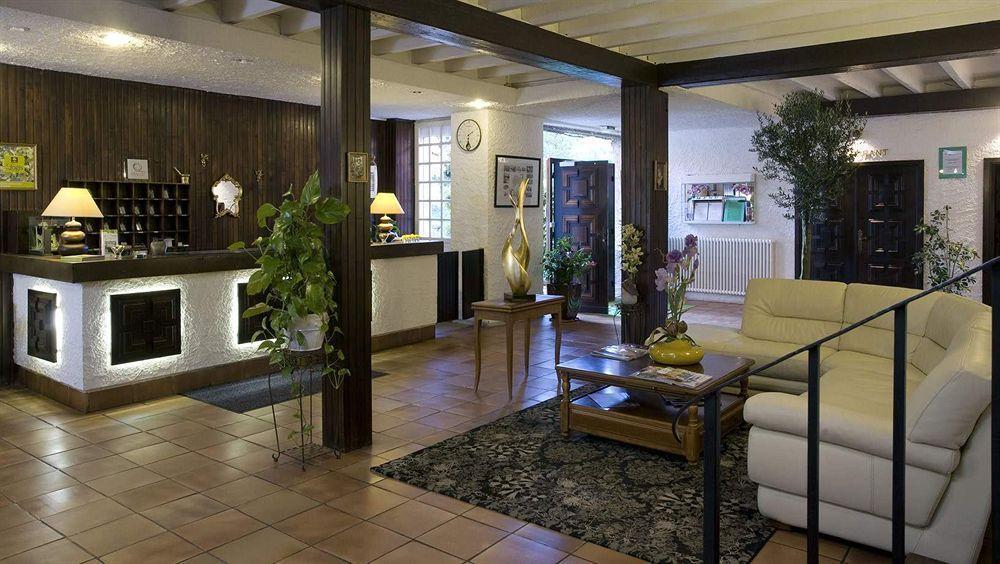 ホテル Logis La Thomasse オーリヤック エクステリア 写真