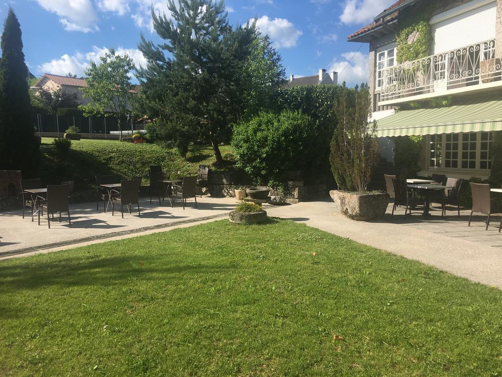 ホテル Logis La Thomasse オーリヤック エクステリア 写真