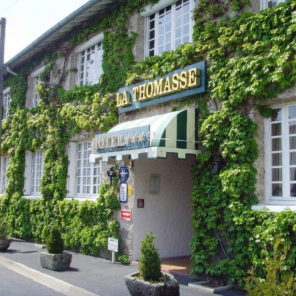 ホテル Logis La Thomasse オーリヤック エクステリア 写真