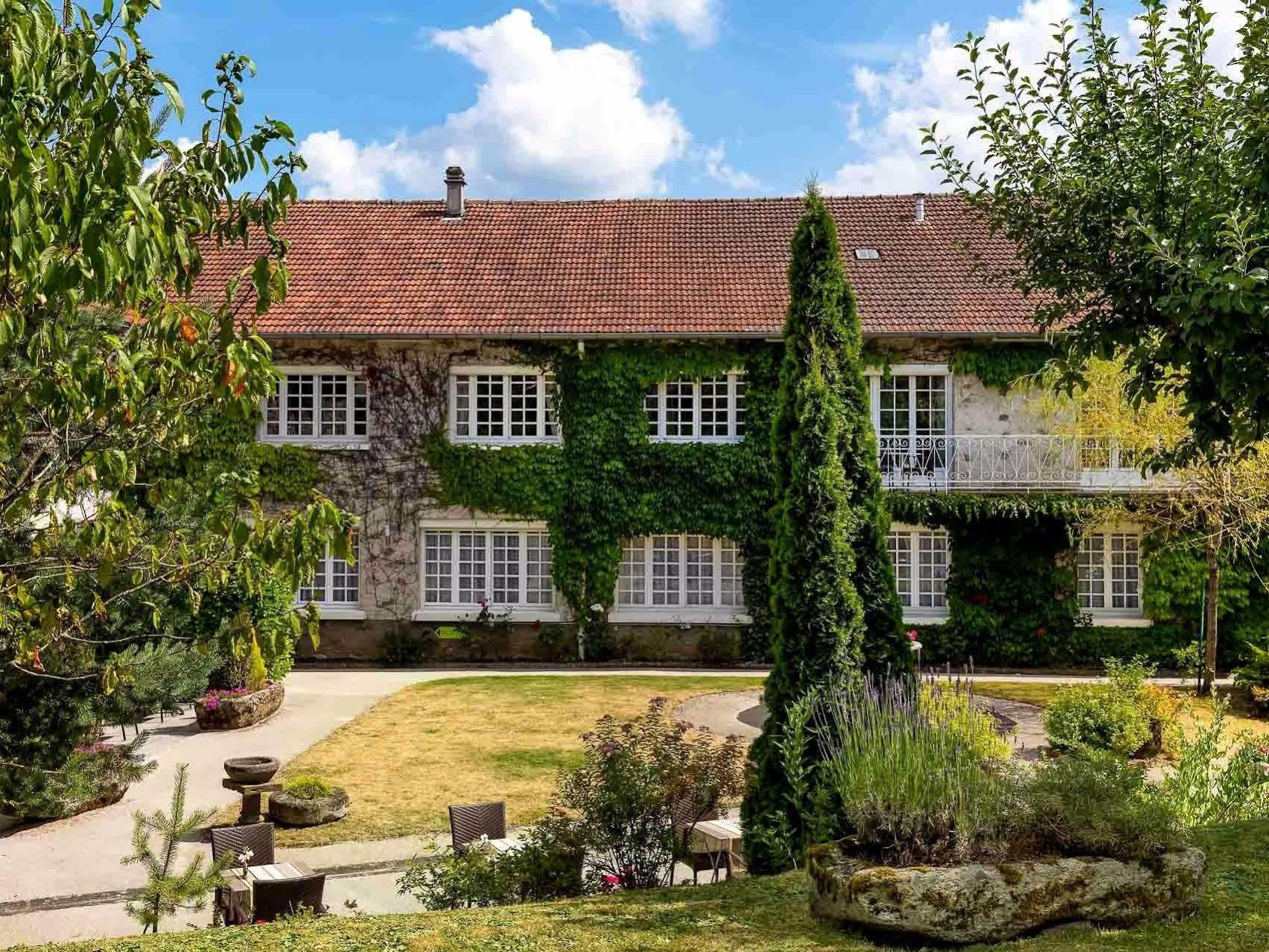 ホテル Logis La Thomasse オーリヤック エクステリア 写真